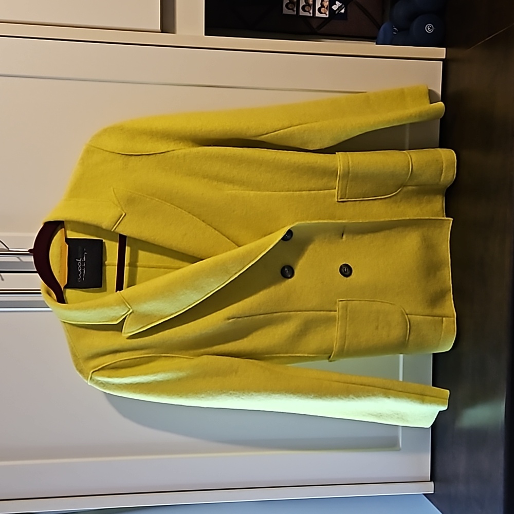 ewooluzione chartreuse jacket. Made in Italy.
